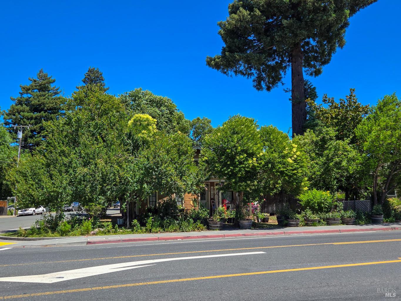 713 S Main Street Willits CA 95490