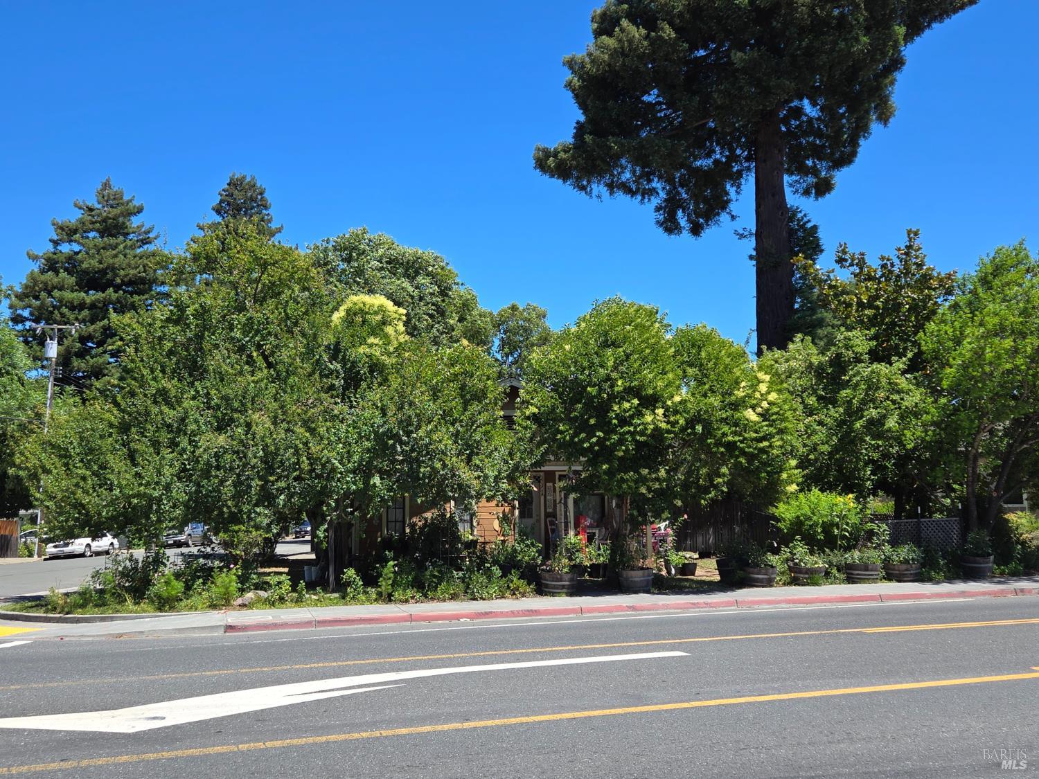713 S Main Street Willits CA 95490