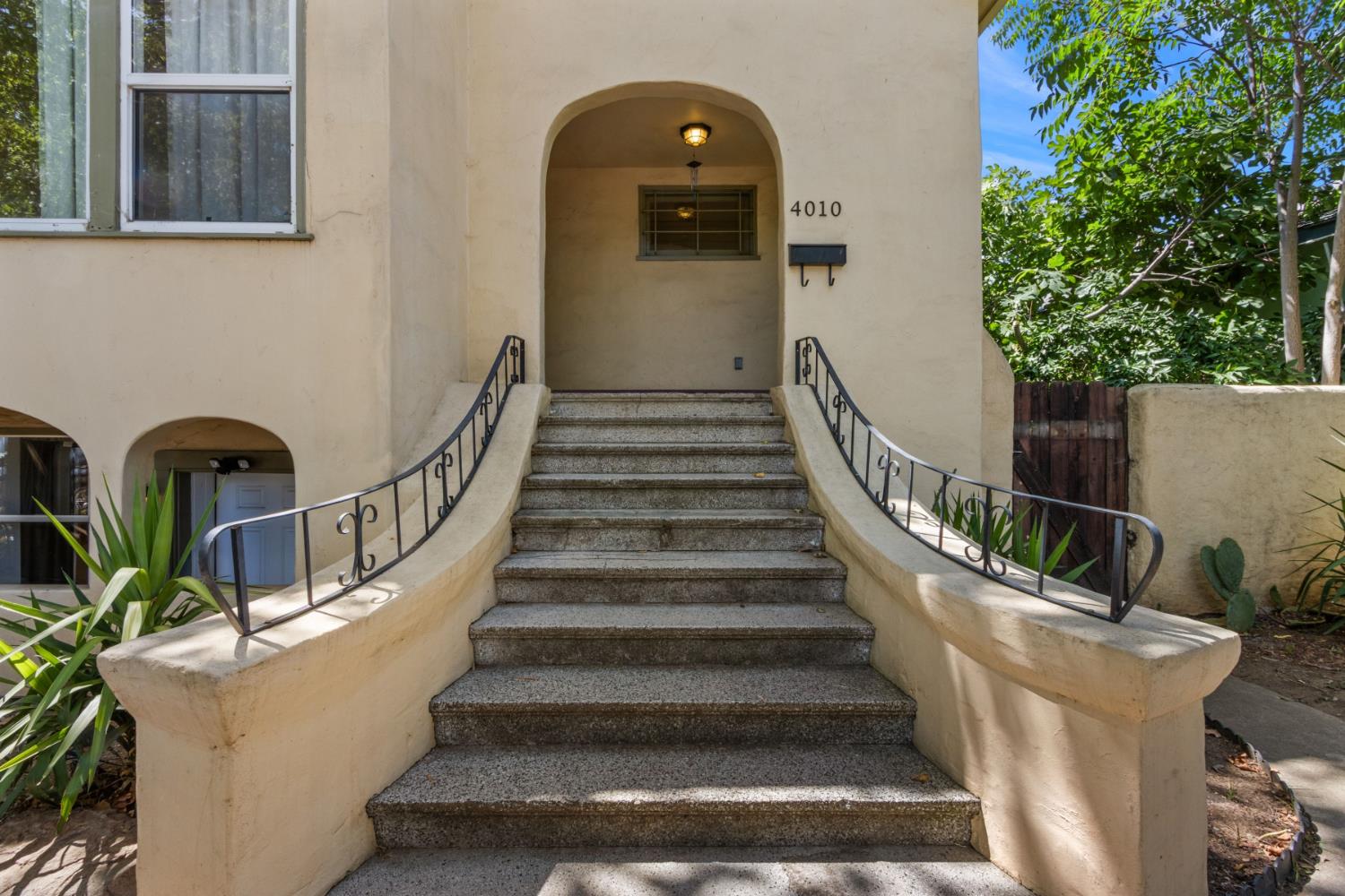4010 2nd Avenue Sacramento CA 95817