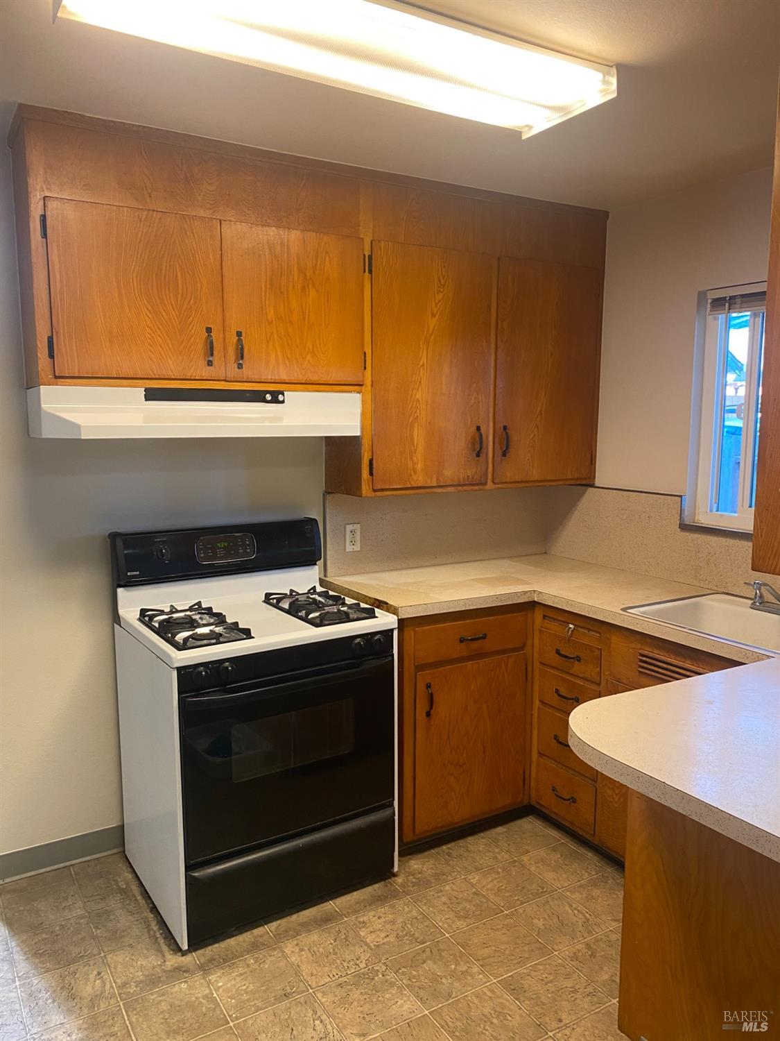 780 SW Dutton Avenue Santa Rosa CA 95407