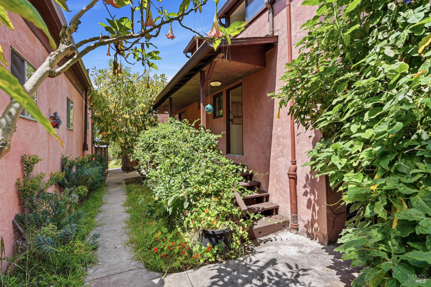 1614 Russell Street Berkeley CA 94703