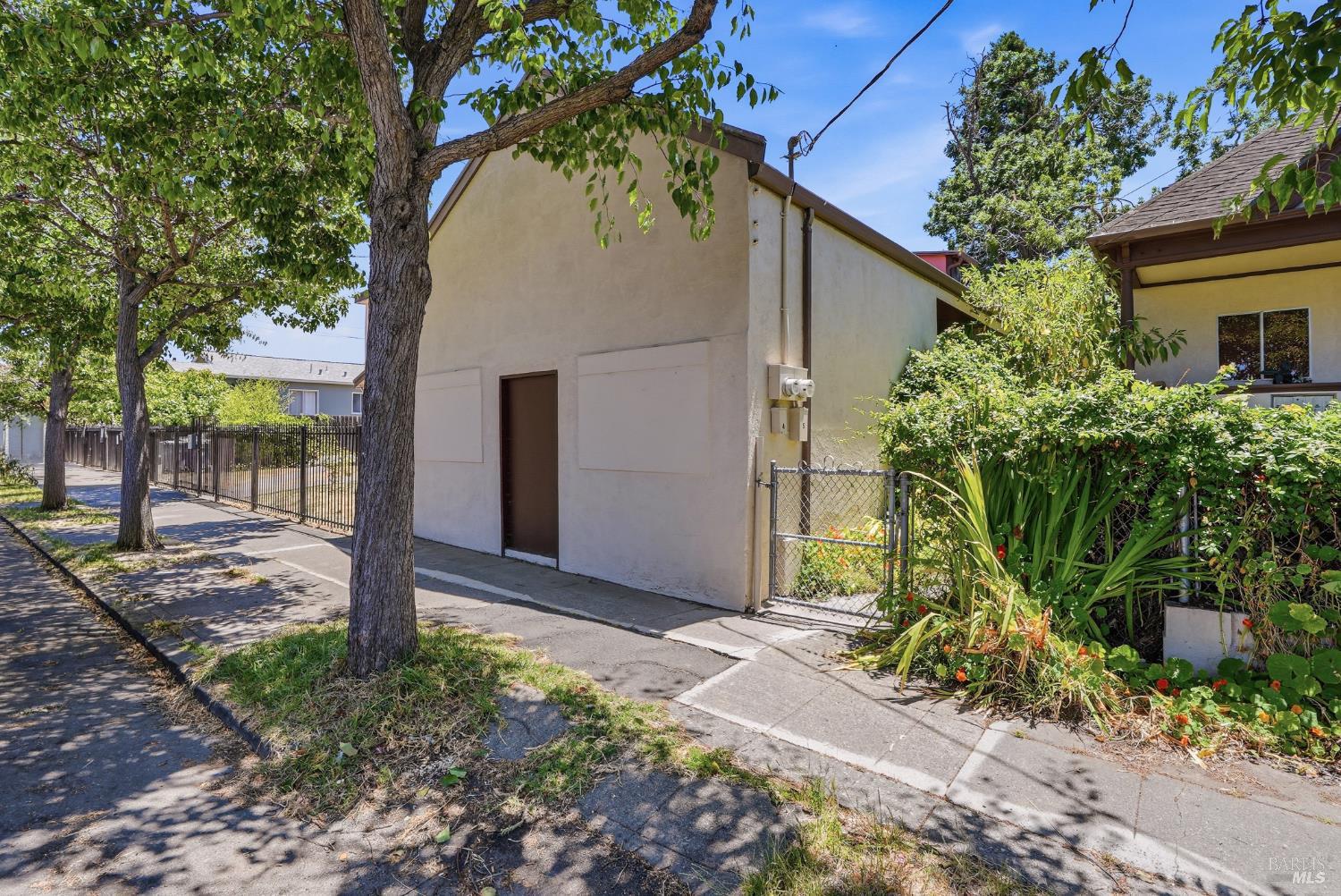 1614 Russell Street Berkeley CA 94703