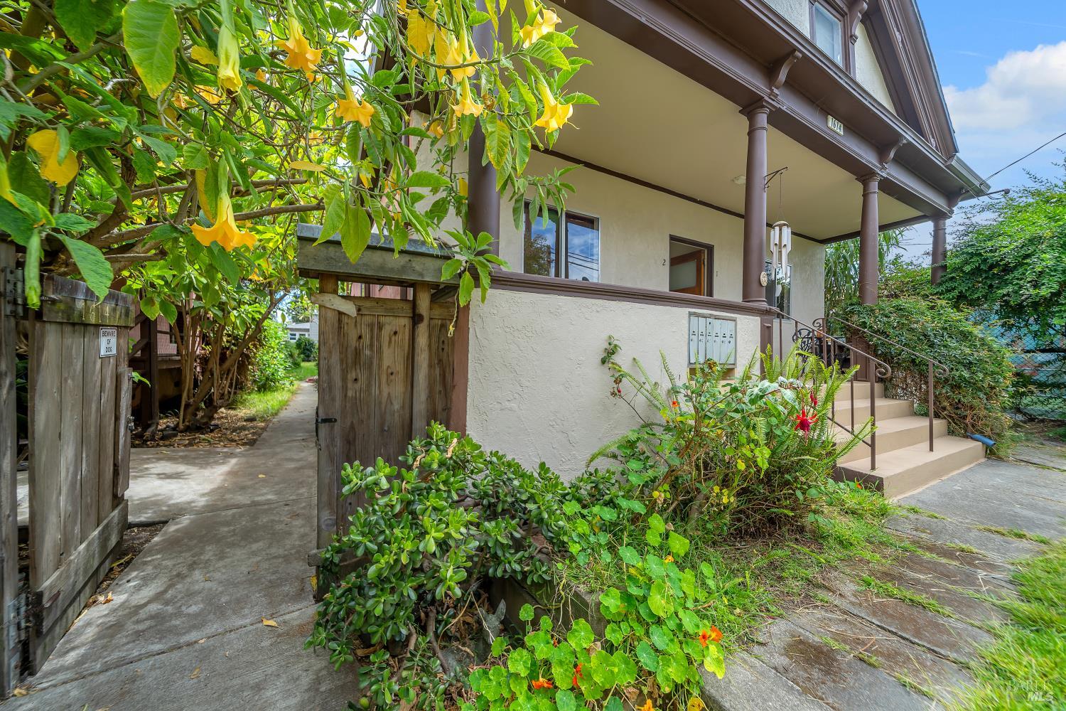 1614 Russell Street Berkeley CA 94703