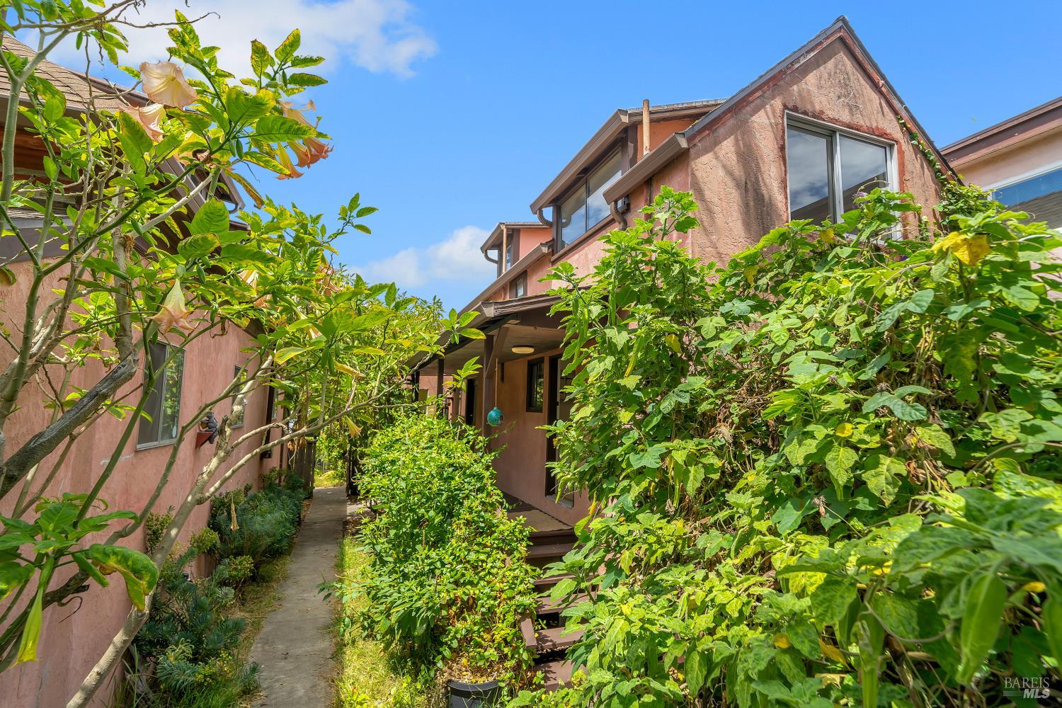 1614 Russell Street Berkeley CA 94703