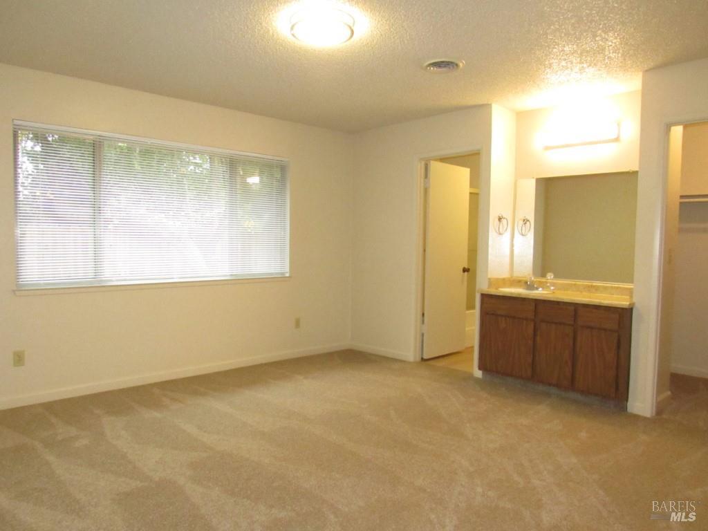 344-340 El Rio Court Ukiah CA 95482