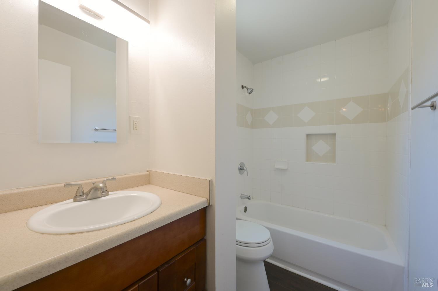 1642-1644 Jennings Avenue Santa Rosa CA 95401