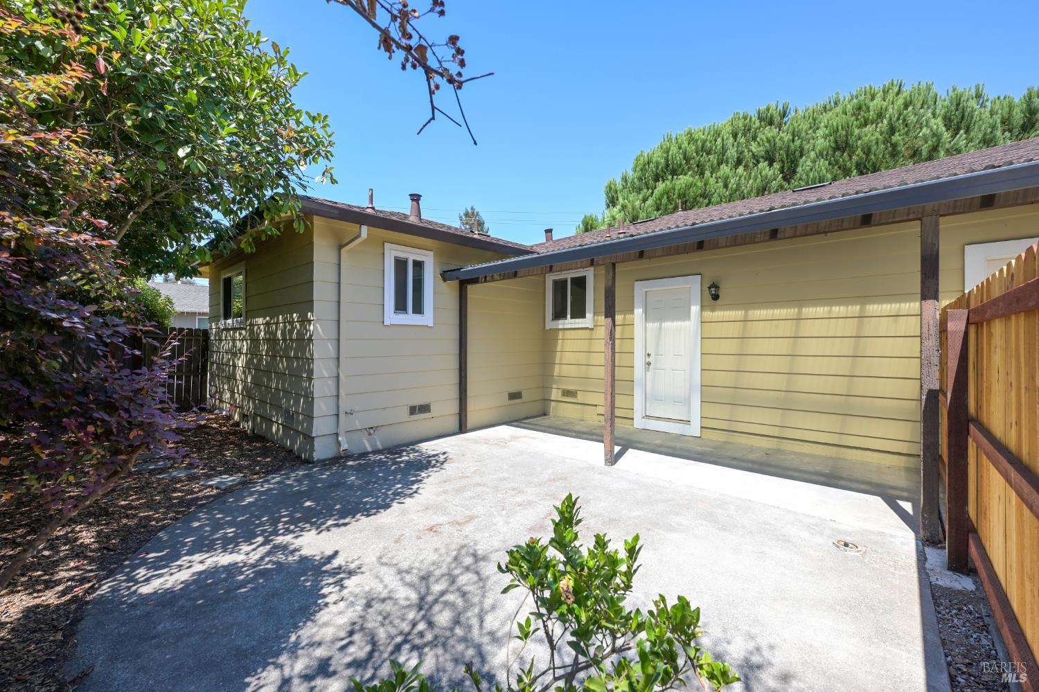 1642-1644 Jennings Avenue Santa Rosa CA 95401
