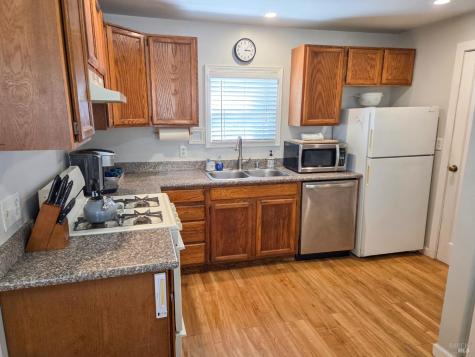 150-152 W 8th Street Santa Rosa CA 95401
