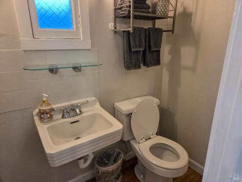 150-152 W 8th Street Santa Rosa CA 95401