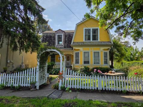 150-152 W 8th Street Santa Rosa CA 95401