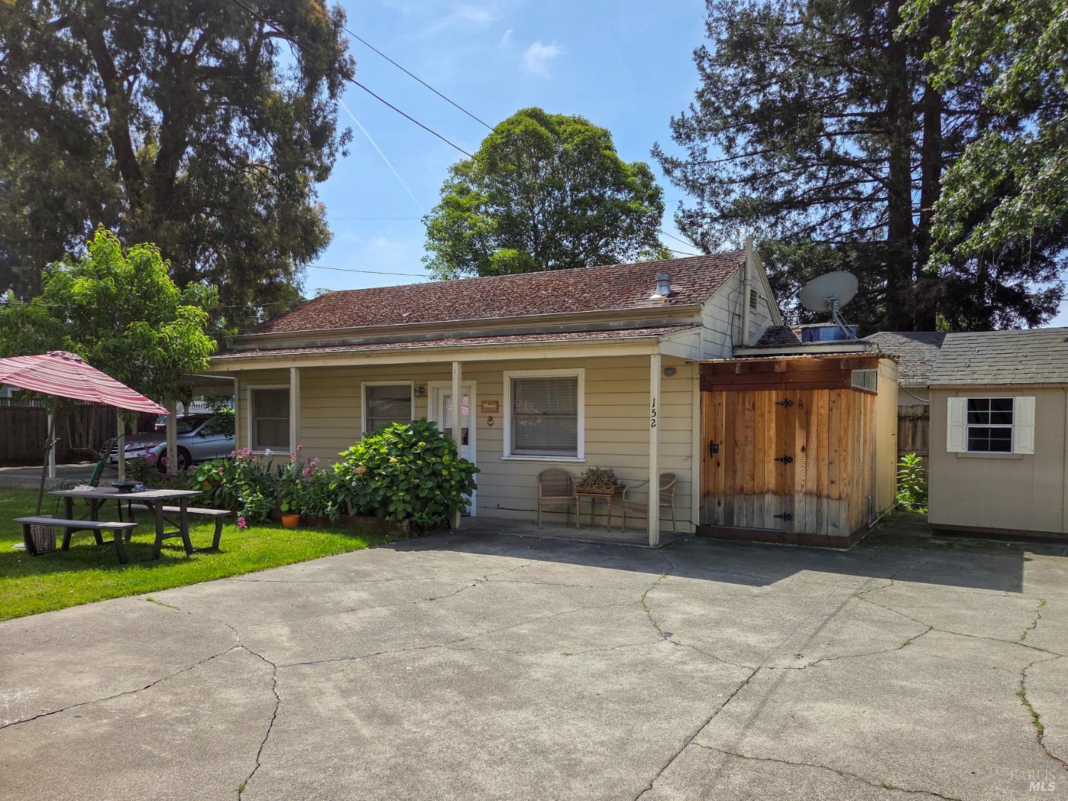 150-152 W 8th Street Santa Rosa CA 95401