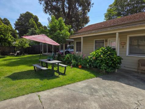 150-152 W 8th Street Santa Rosa CA 95401
