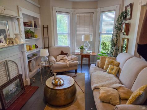 150-152 W 8th Street Santa Rosa CA 95401