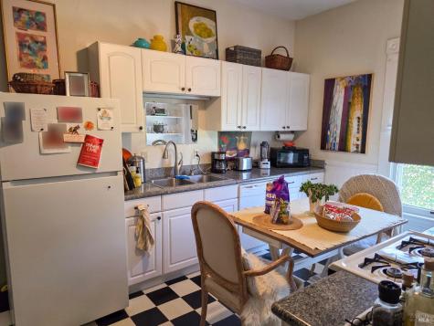 150-152 W 8th Street Santa Rosa CA 95401