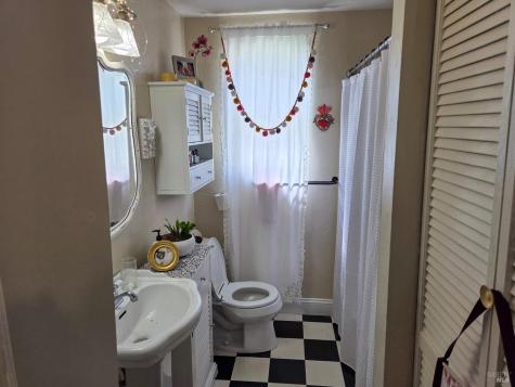 150-152 W 8th Street Santa Rosa CA 95401