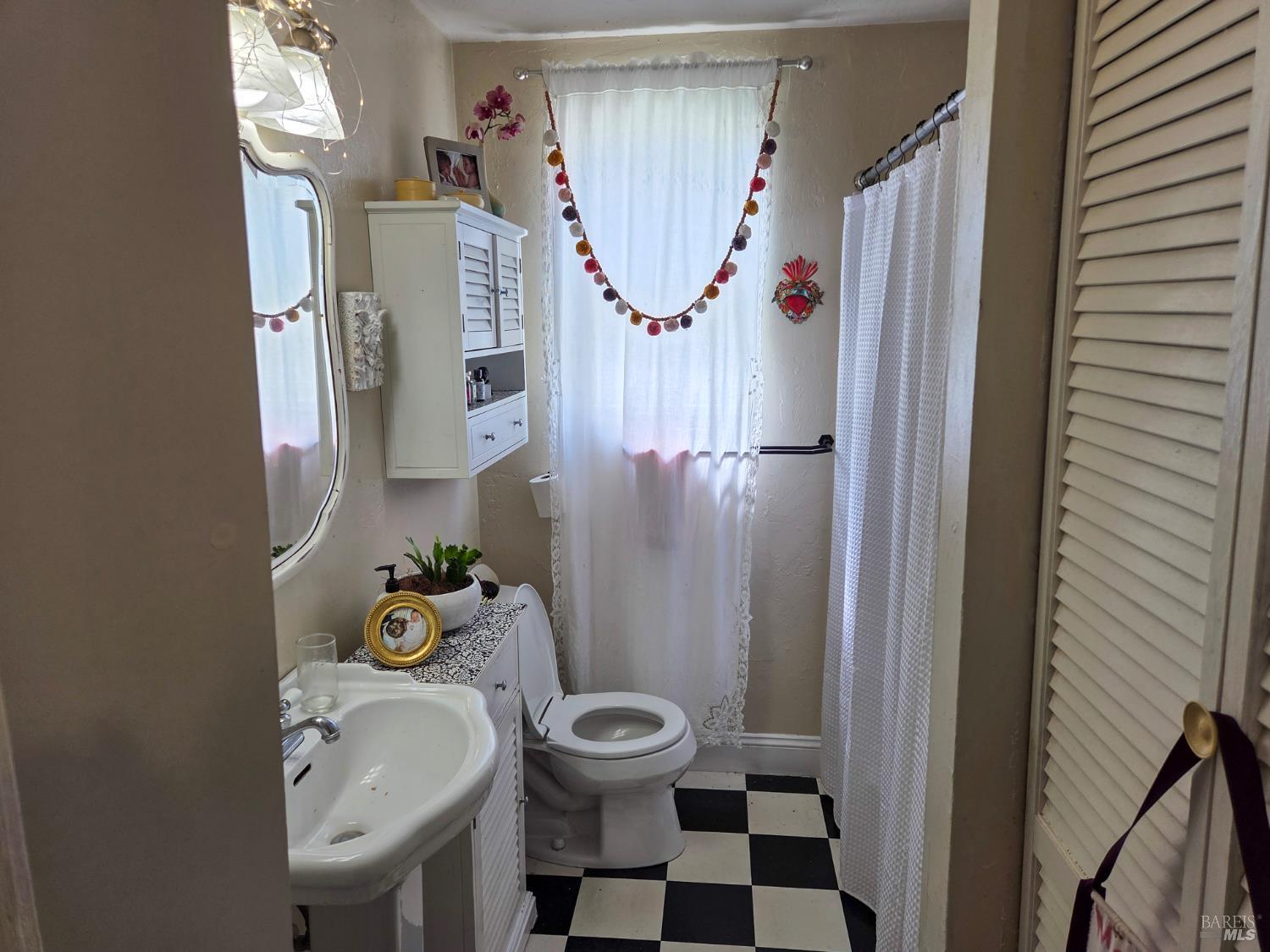 150-152 W 8th Street Santa Rosa CA 95401