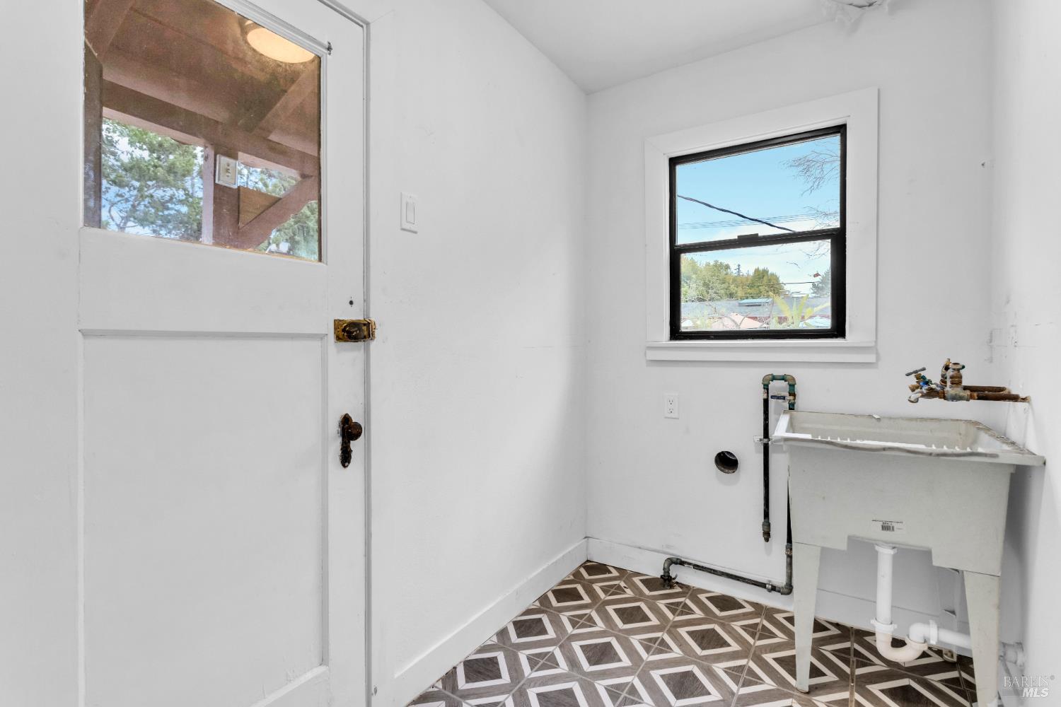 1044 Tuolumne Street Vallejo CA 94590