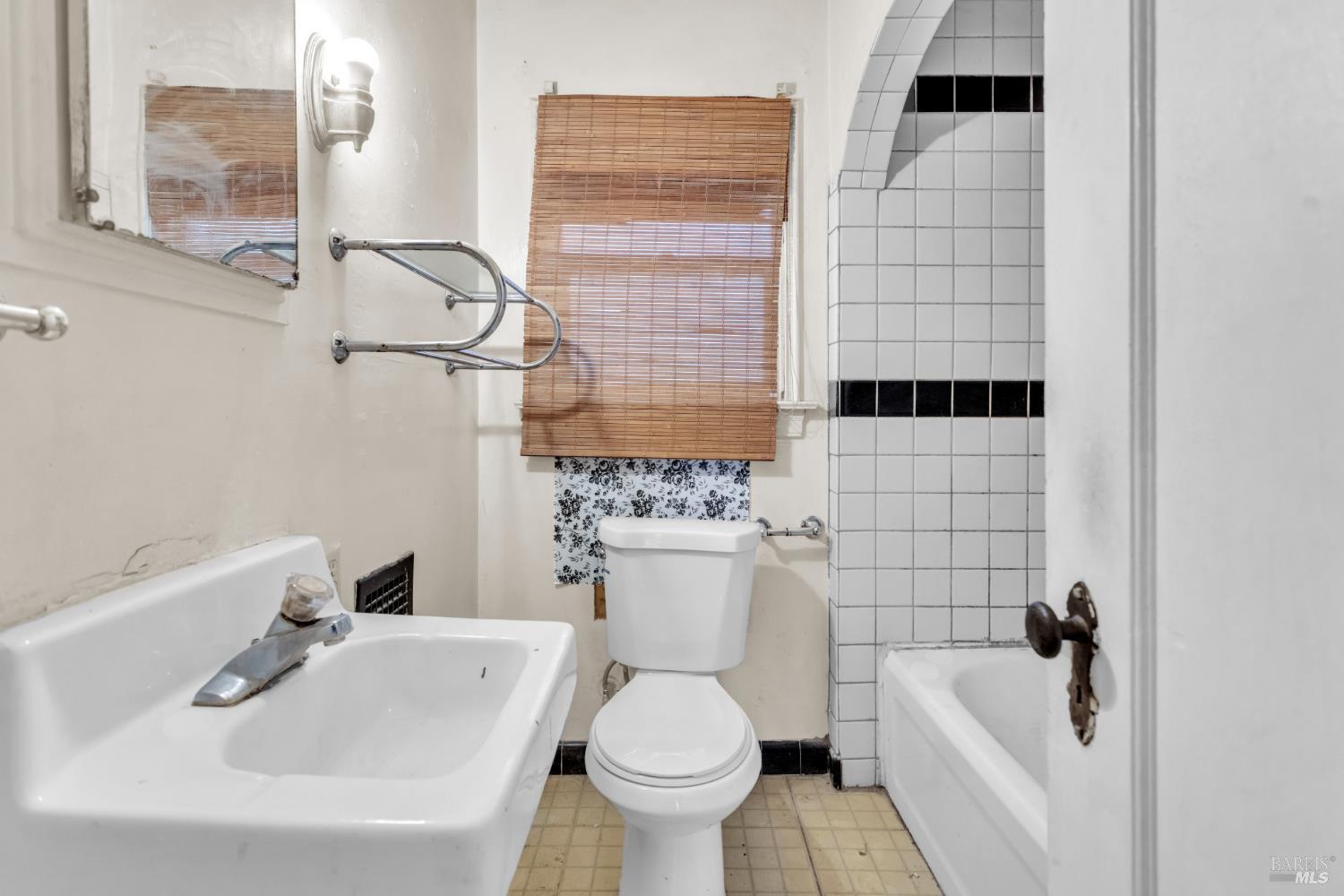1044 Tuolumne Street Vallejo CA 94590