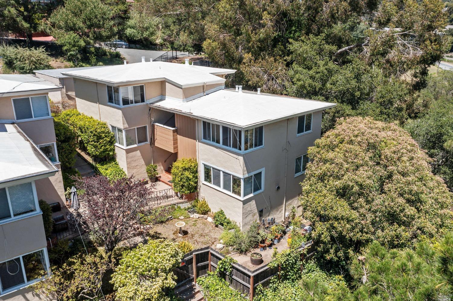 343 Somerset Road Oakland CA 94611