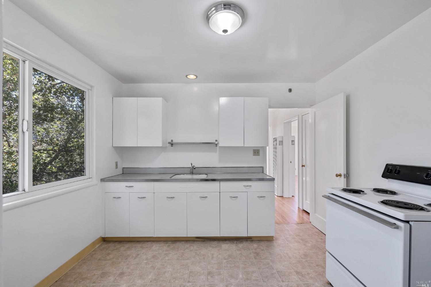 343 Somerset Road Oakland CA 94611
