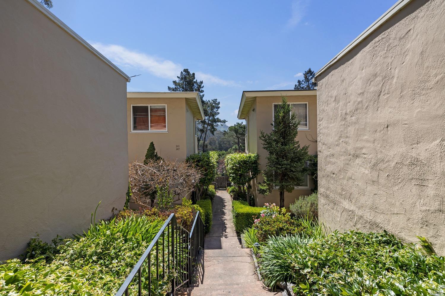 343 Somerset Road Oakland CA 94611