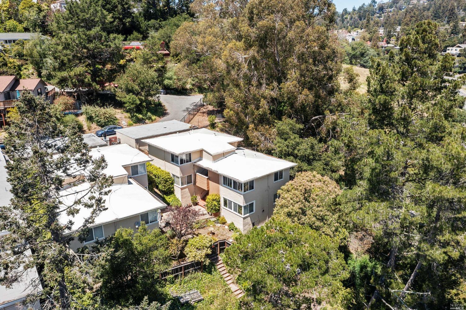 343 Somerset Road Oakland CA 94611