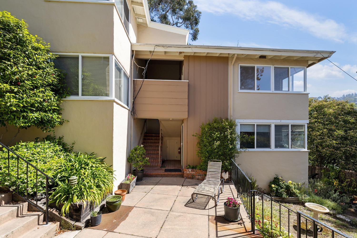 343 Somerset Road Oakland CA 94611
