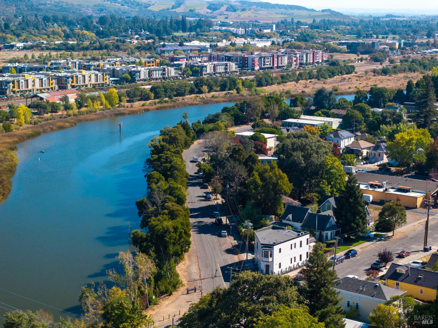 585 Riverside Drive Napa CA 94559
