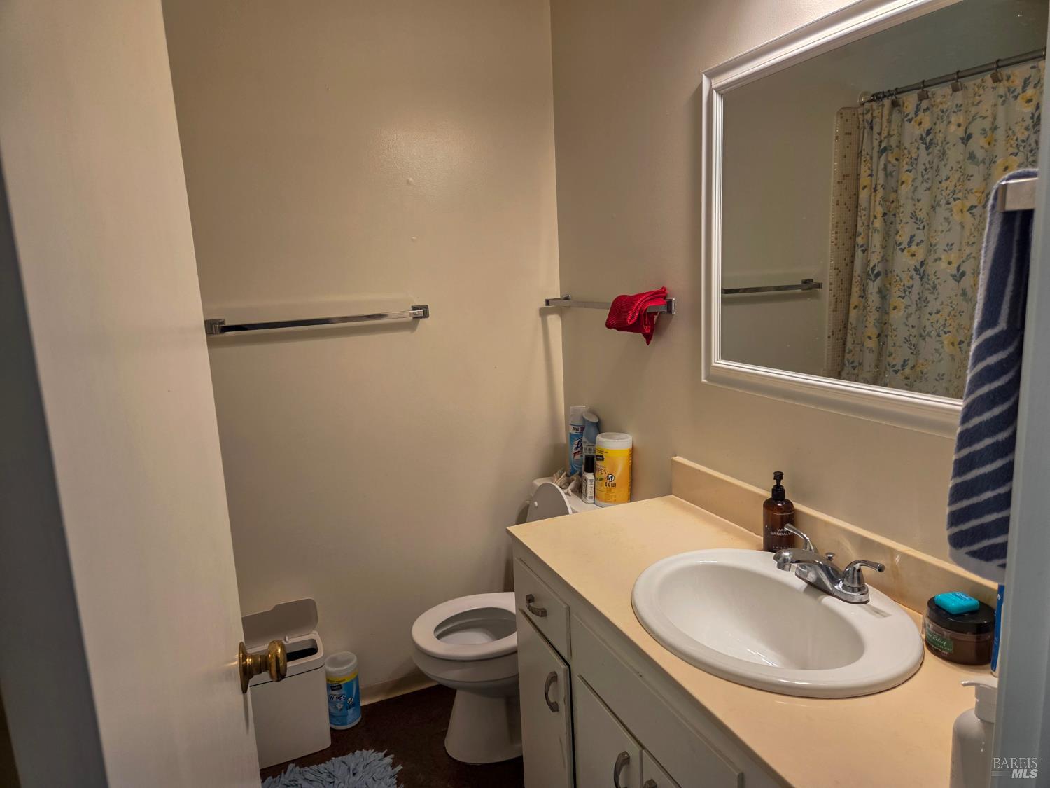1562 Sir Francis Drake Boulevard San Anselmo CA 94960