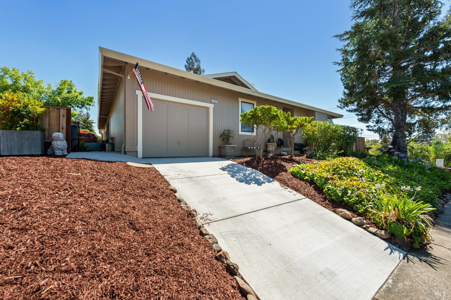 695 Montclair Drive Santa Rosa CA 95409