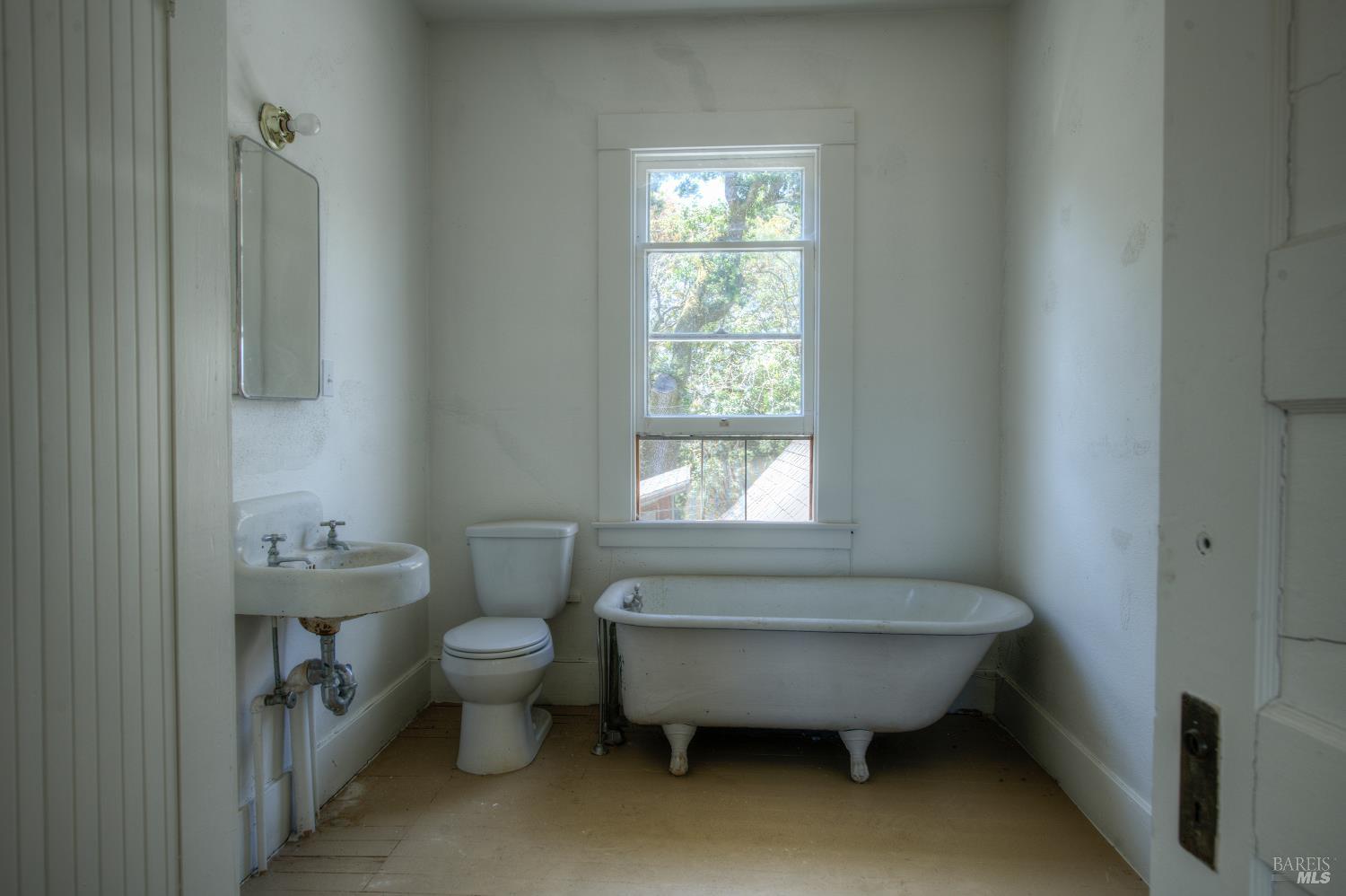 19550 8th Street E Sonoma CA 95476
