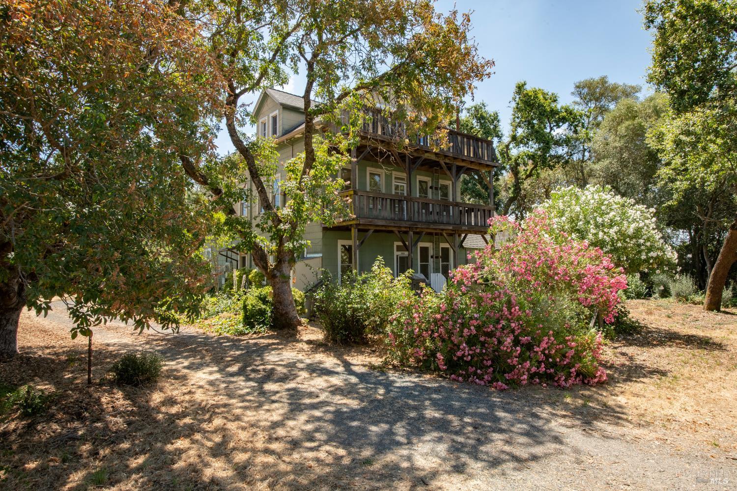19550 8th Street E Sonoma CA 95476