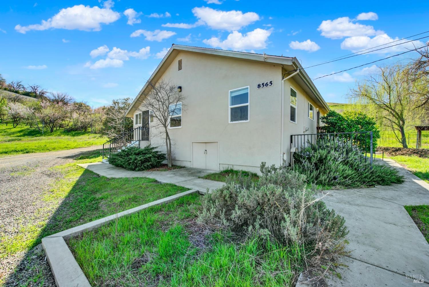 8560 Holmes Lane Winters CA 95694