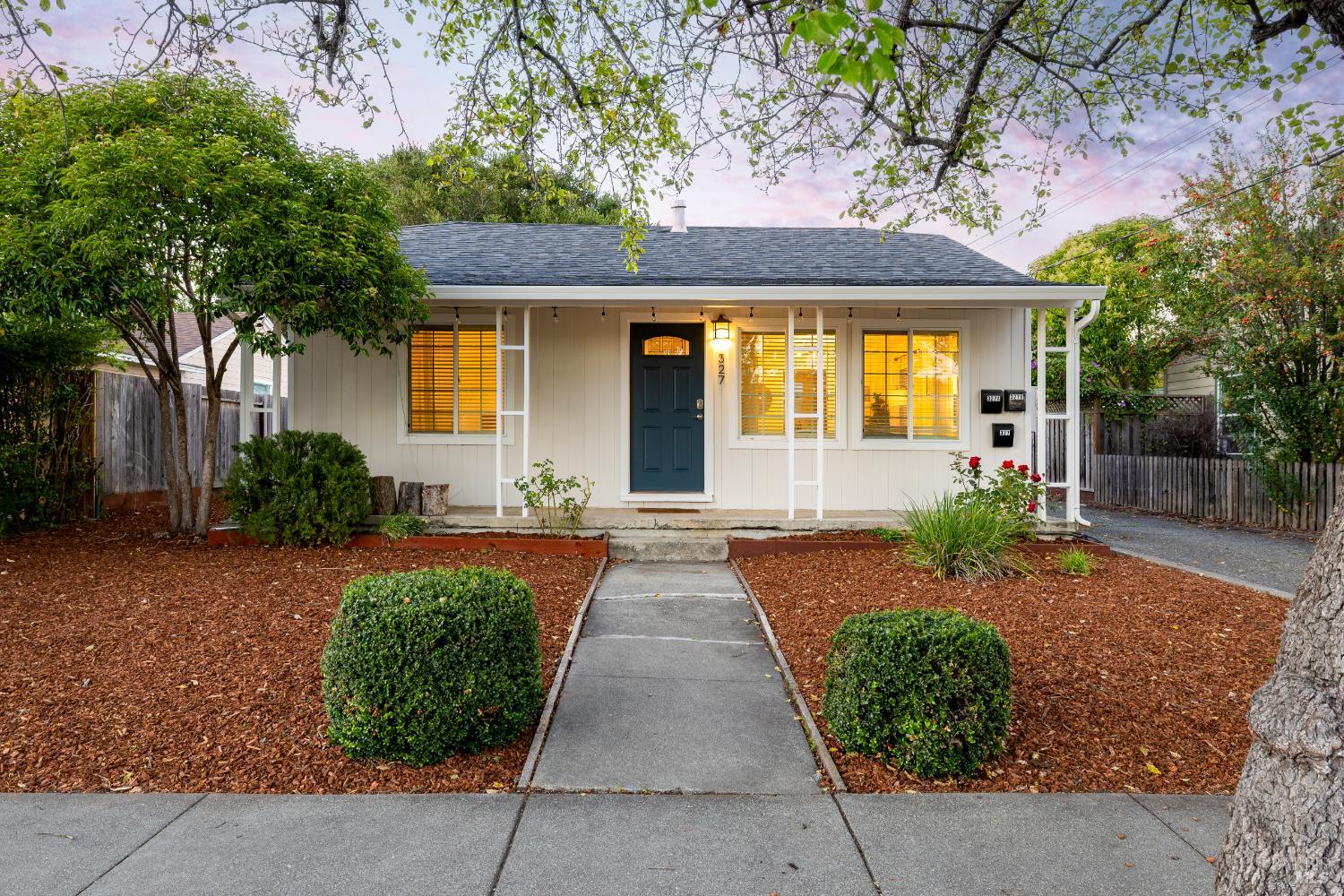 327 Vallejo Street Petaluma CA 94952