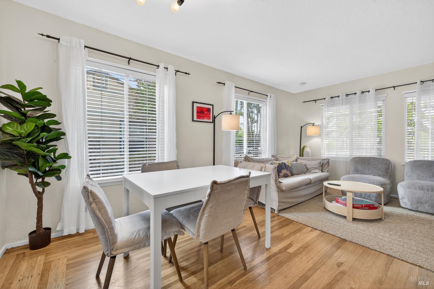 327 Vallejo Street Petaluma CA 94952