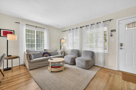327 Vallejo Street Petaluma CA 94952