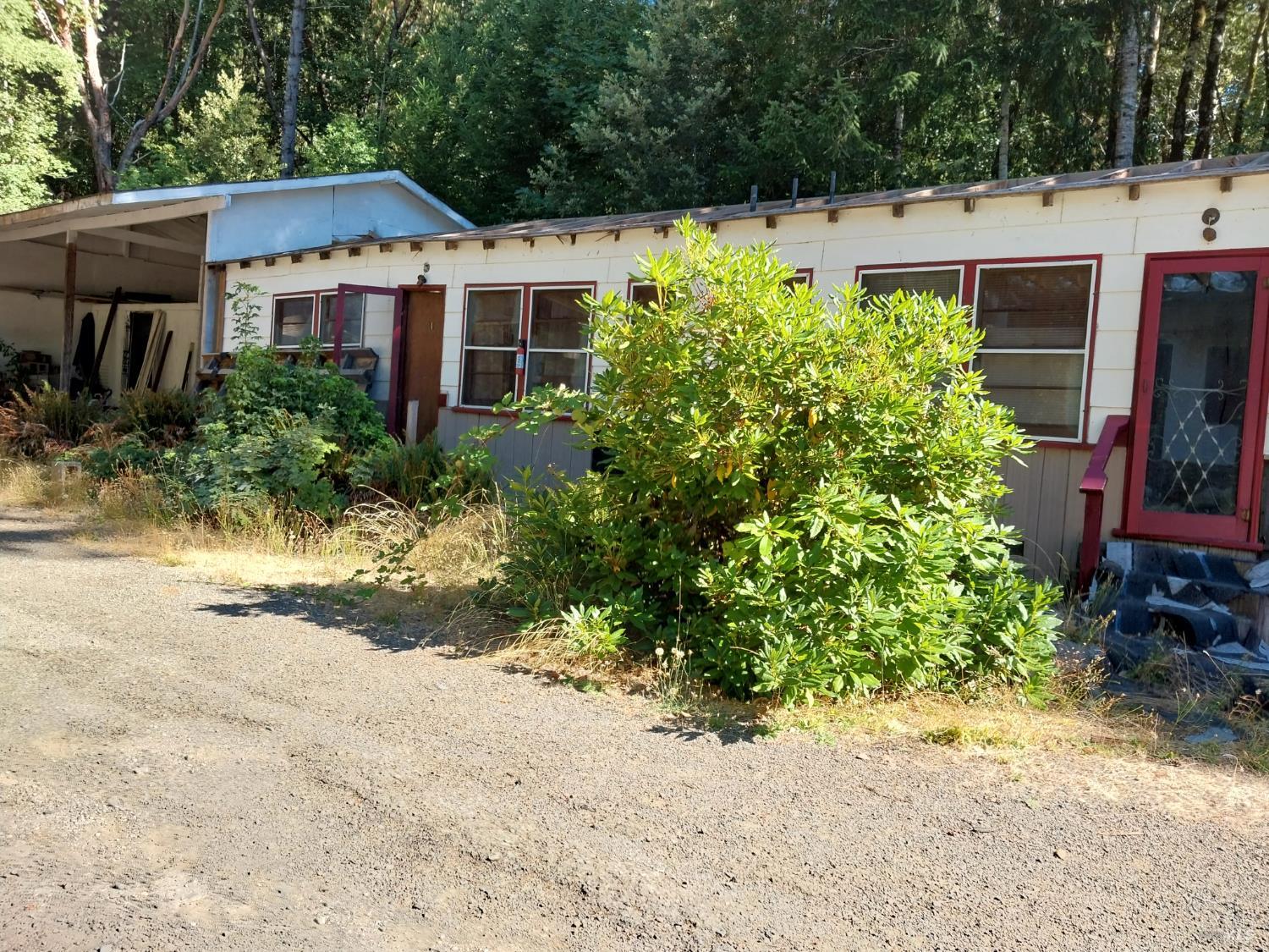 67951 N Hwy 101 Highway Leggett CA 95585
