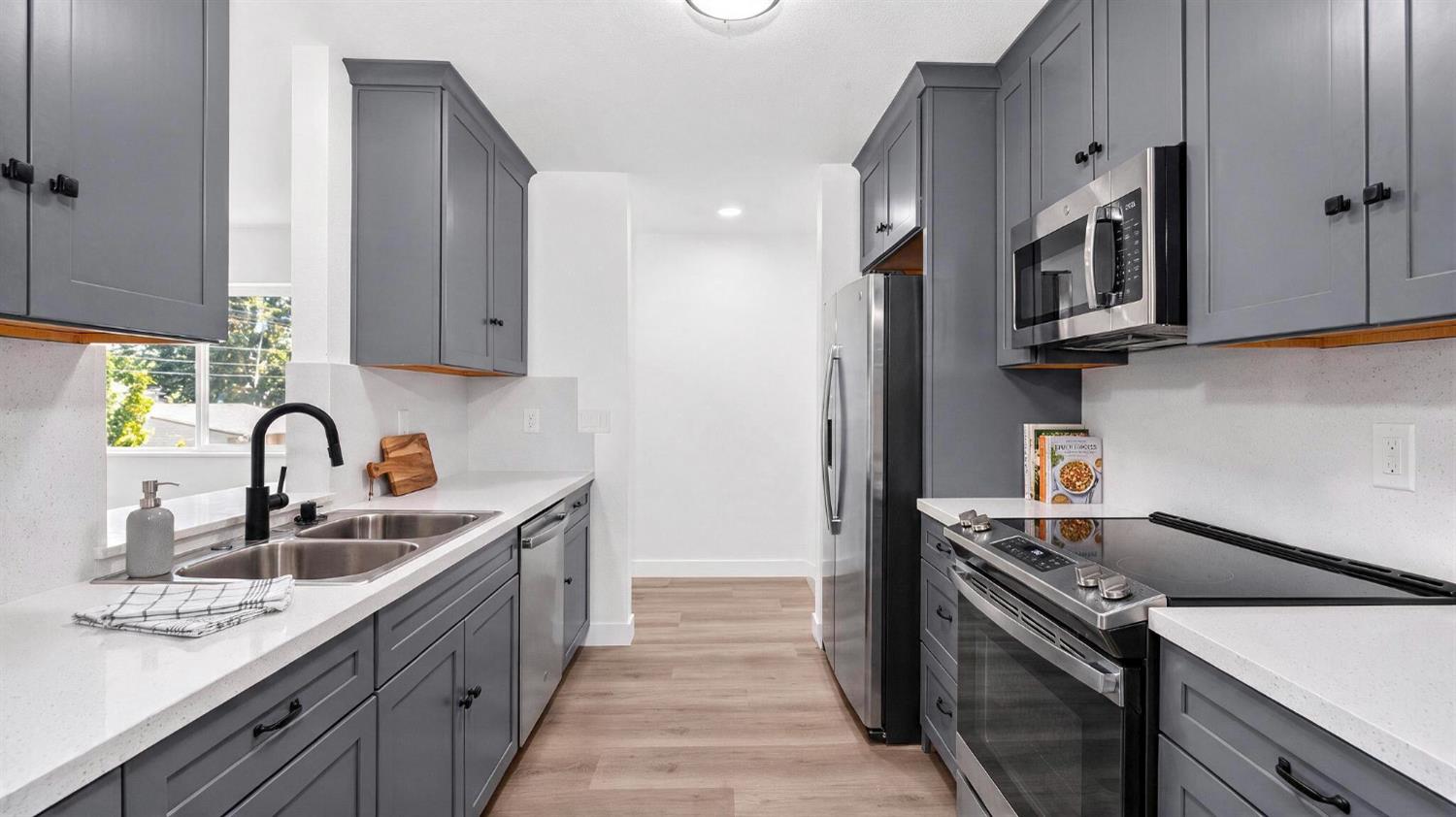 423-427 E Lodi Avenue Lodi CA 95240