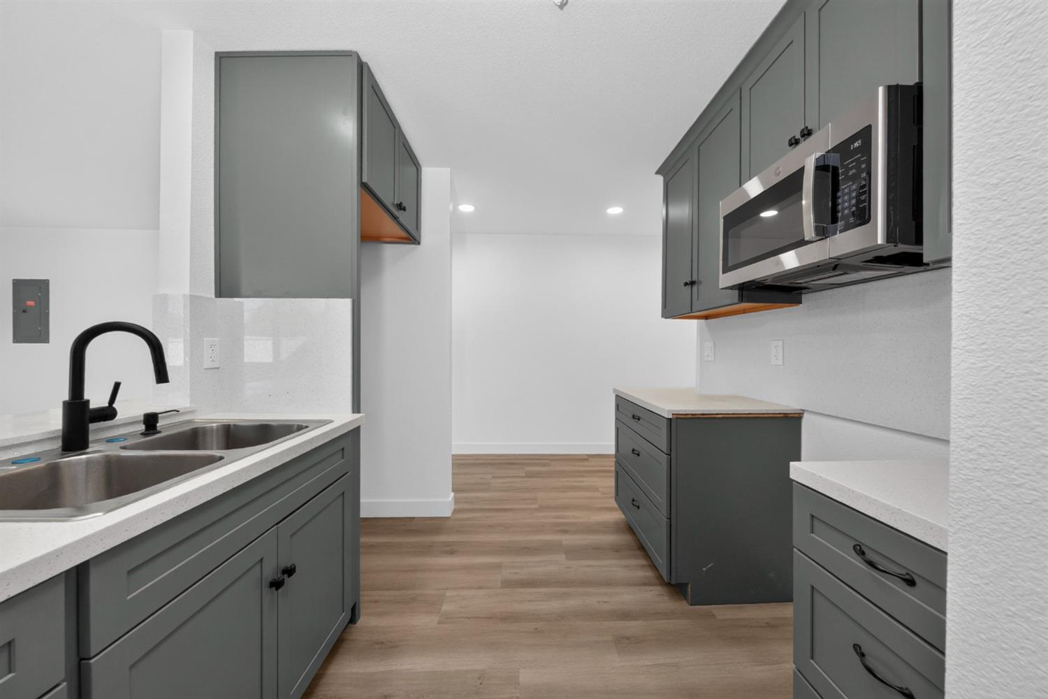 423-427 E Lodi Avenue Lodi CA 95240