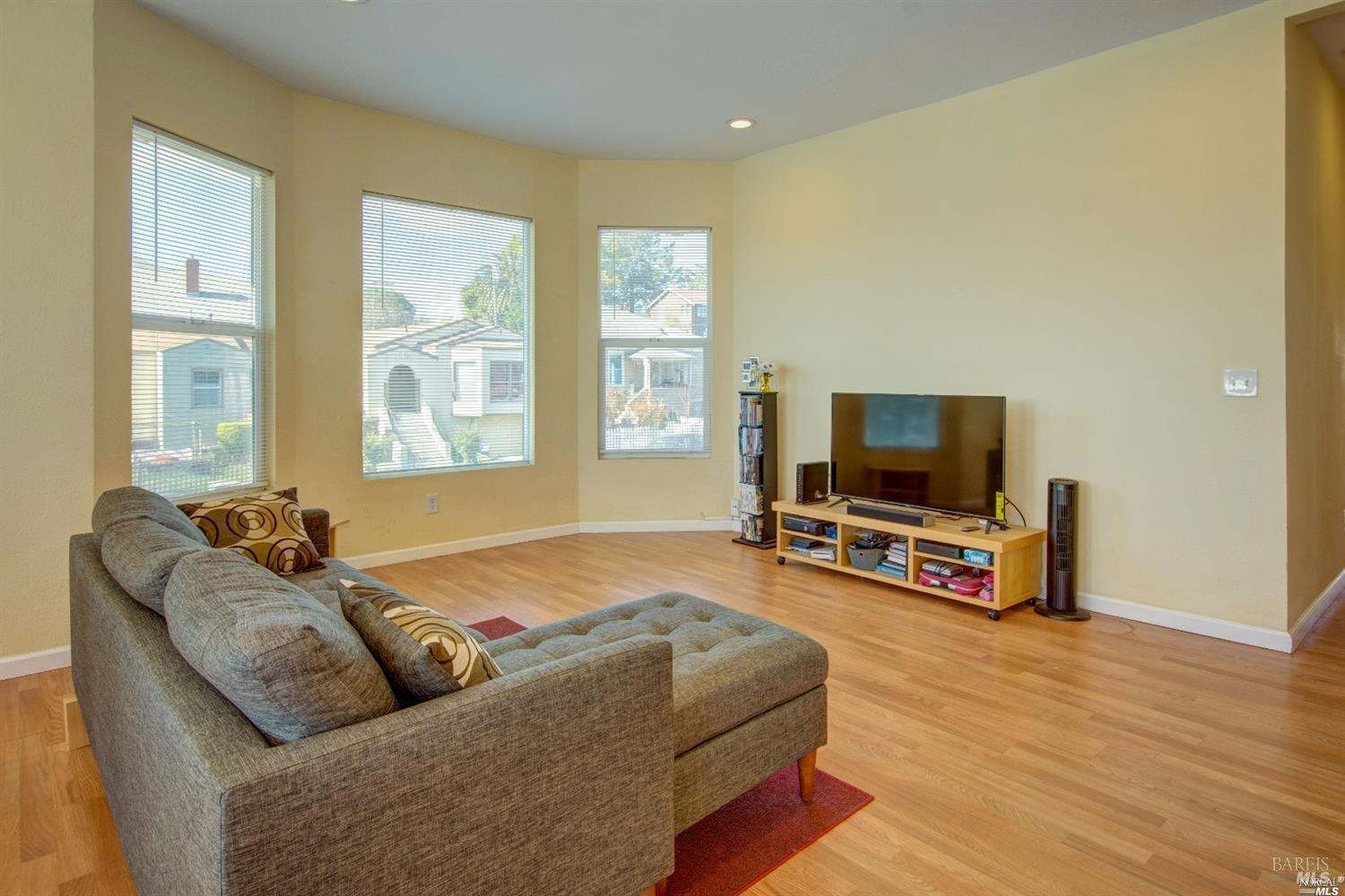 902-904 Maine Street Vallejo CA 94590