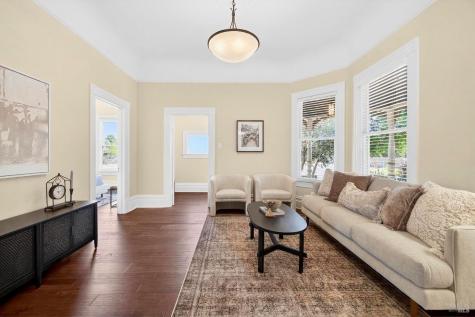 531-531 1/2 E Washington Street Petaluma CA 94952