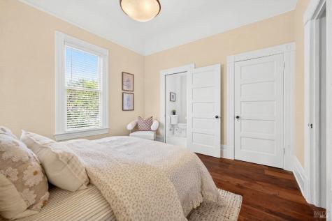 531-531 1/2 E Washington Street Petaluma CA 94952
