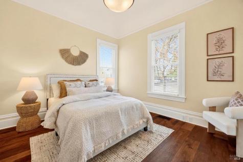 531-531 1/2 E Washington Street Petaluma CA 94952