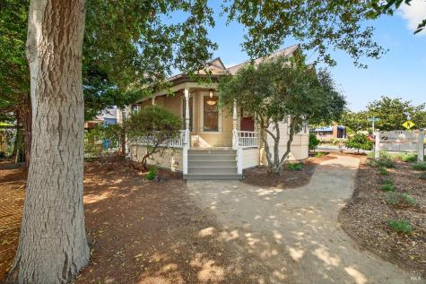 531-531 1/2 E Washington Street Petaluma CA 94952