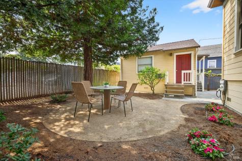 531-531 1/2 E Washington Street Petaluma CA 94952