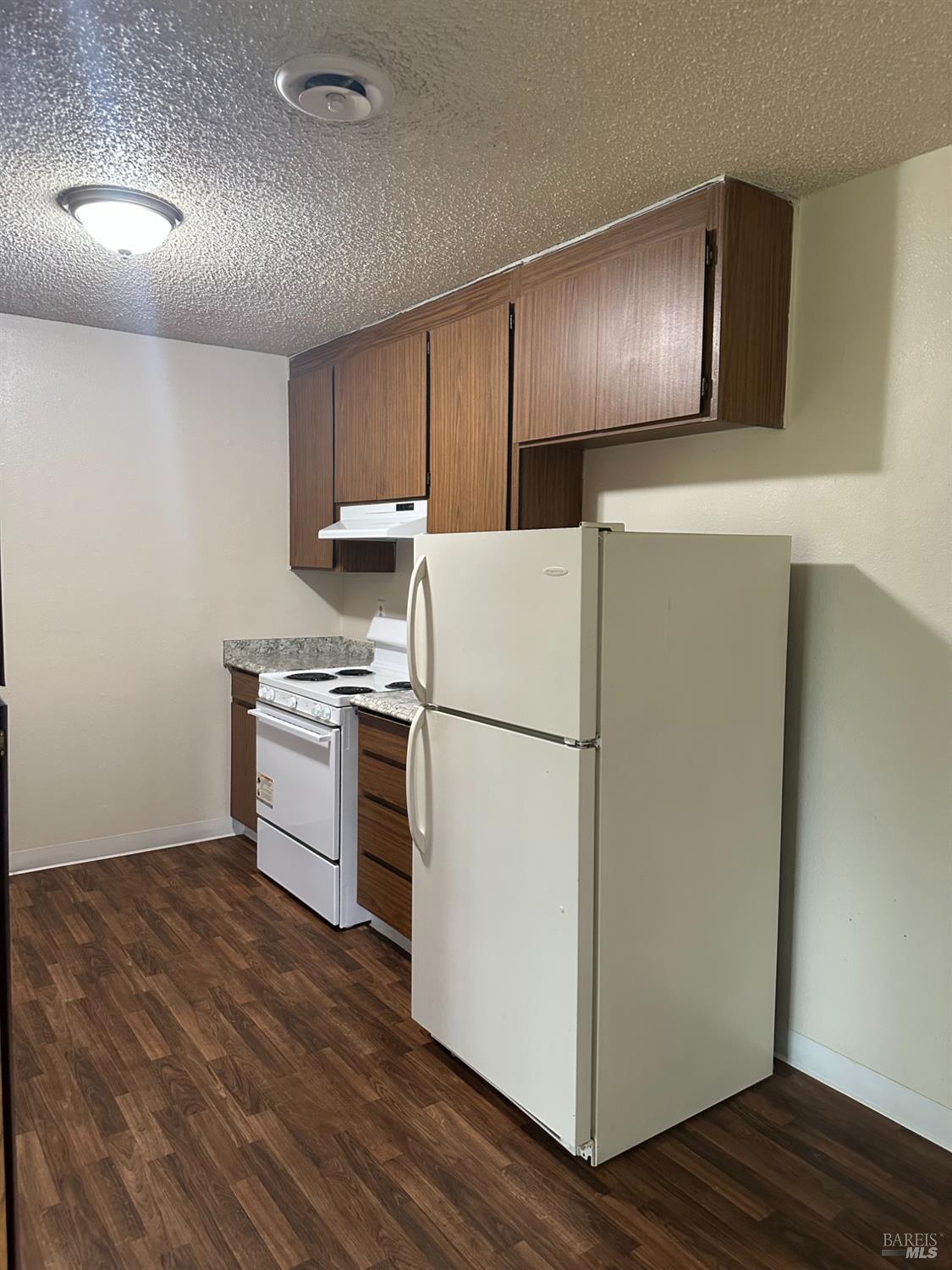 2100 S Dora Street Ukiah CA 95482
