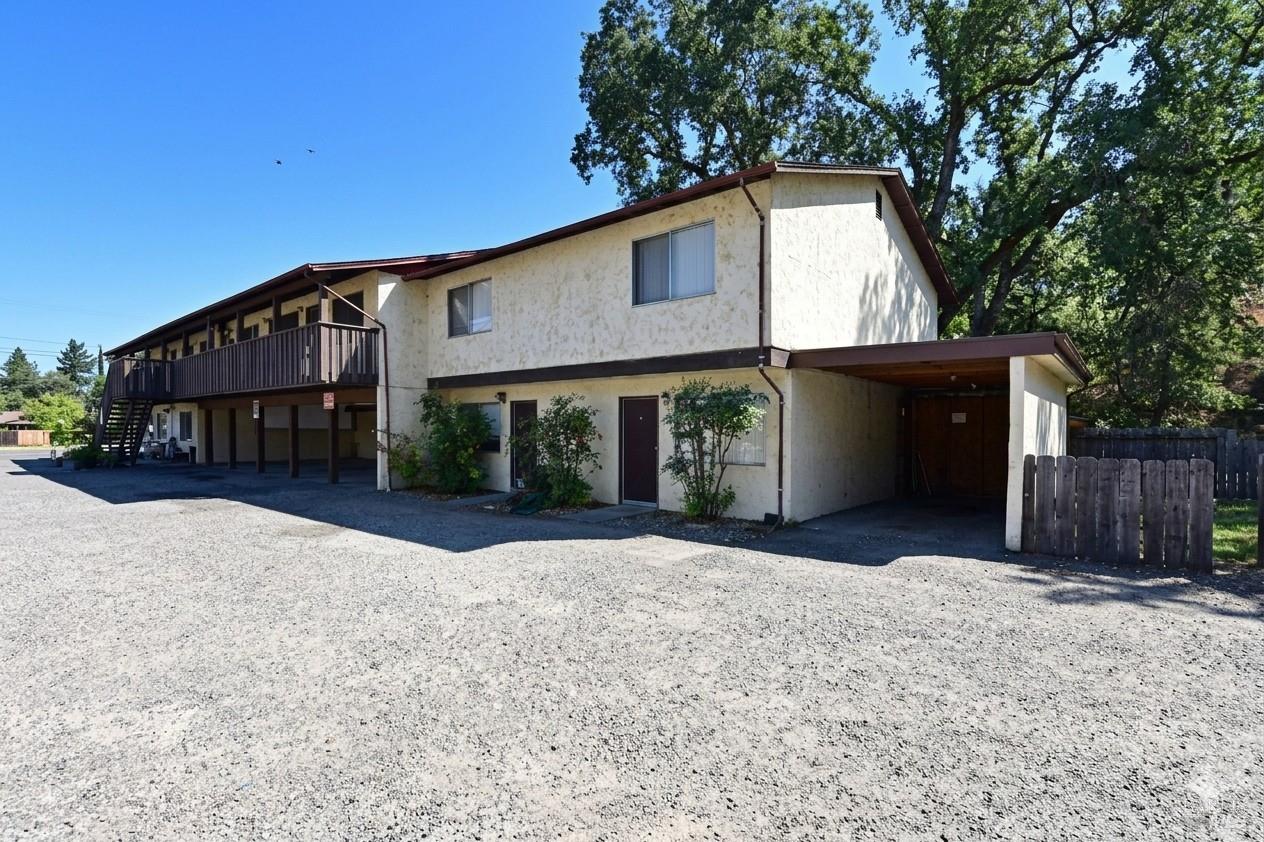 2100 S Dora Street Ukiah CA 95482