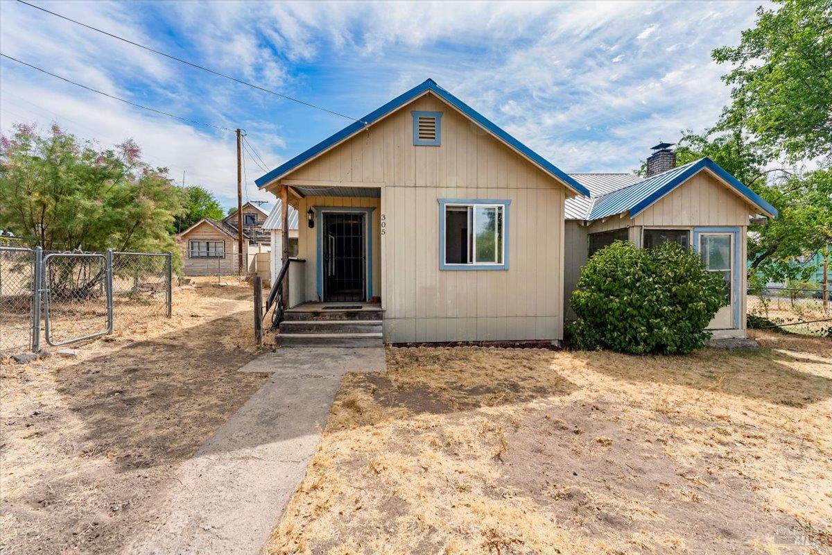 303-307 N Ash Street Adin CA 96006