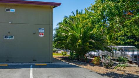 980 Sunset Avenue Santa Rosa CA 95407