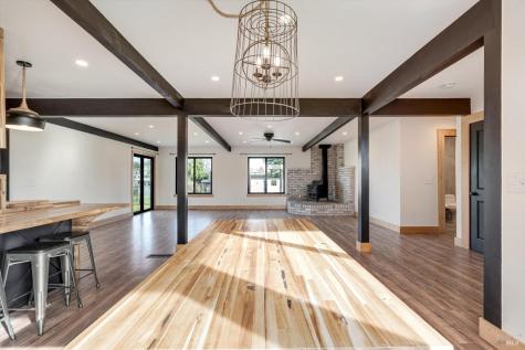 985 Gumview Road Windsor CA 95492